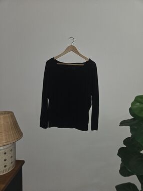 Women's Black Long-Sleeve Scoop Neck Top Cat&Nat Momtruth Tour